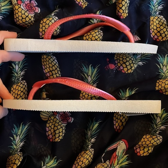 Brand New Havaianas Disney Tinkerbell Peter Pan Ladybug Floral Flip Flops Sandal - Picture 9 of 12